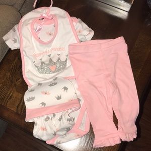 Newborn girl onesie set